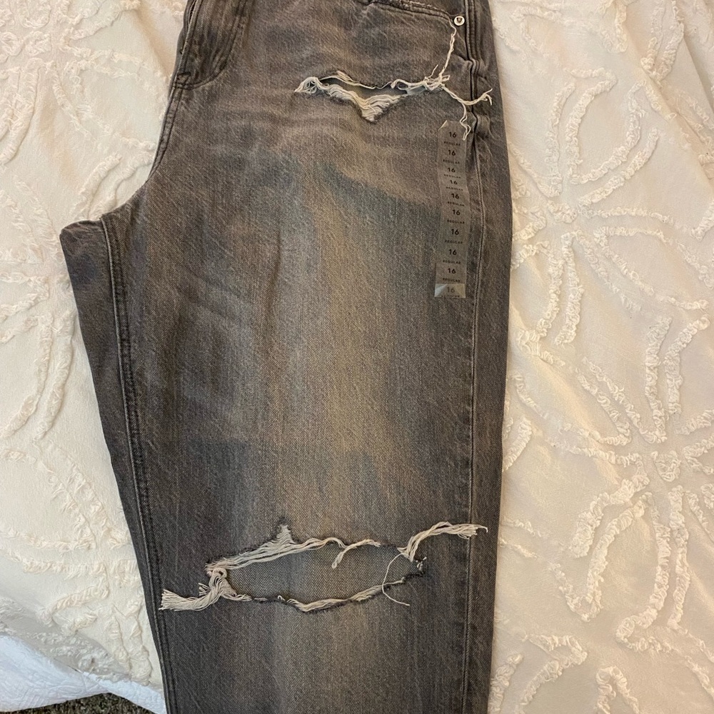 NWT american eagle mom jeans